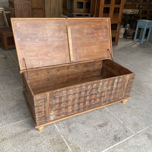 Vintage Chest - Natural - 1330x700x500mm high