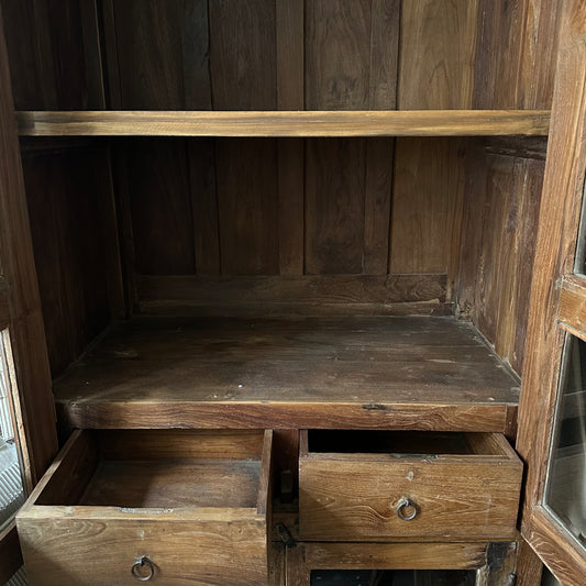 cabinet with 2 internal drawers